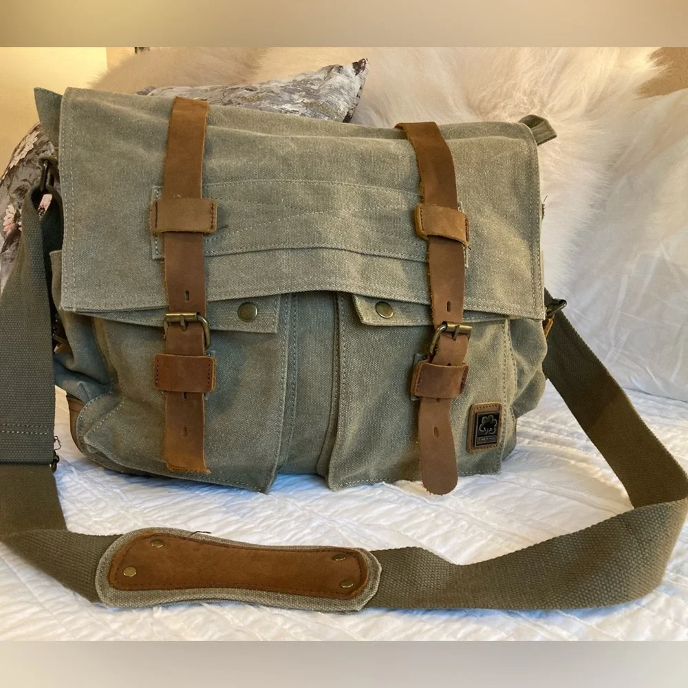 Stylish Olive Green Messenger Bag - Picture 1 of 14